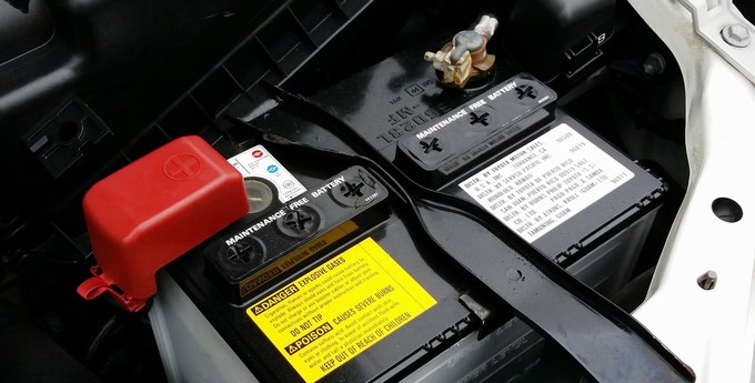 car battery indicator close to red